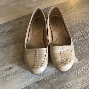 Nude loafers